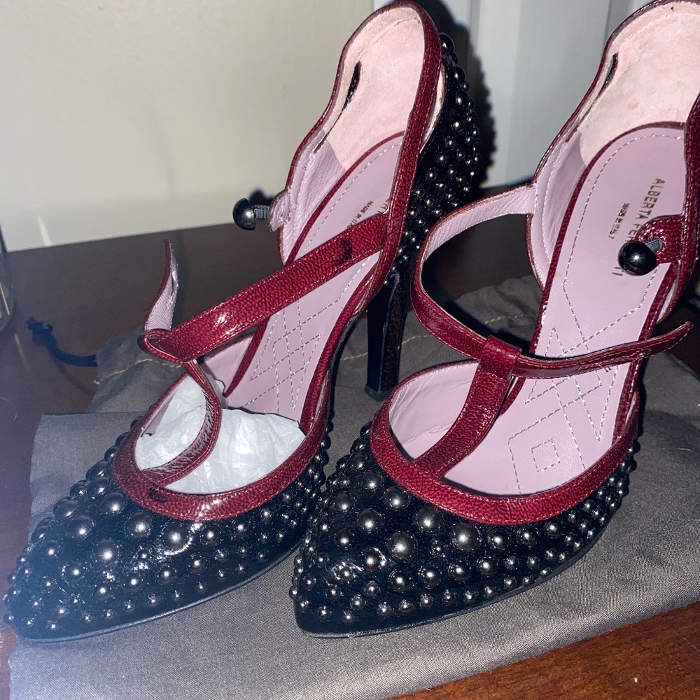 Shoes size 381/2 patent leather